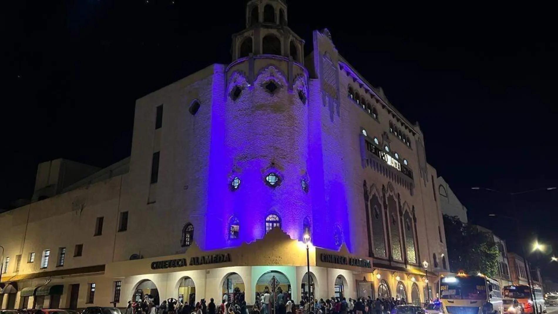 Cineteca Alameda de noche